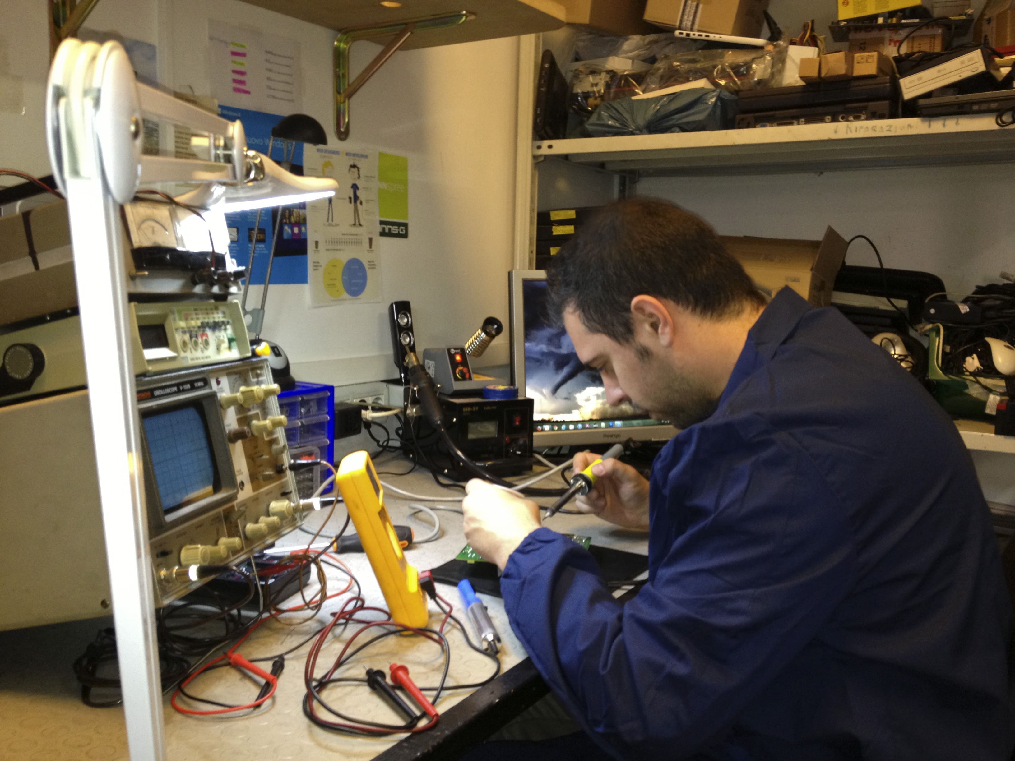 PCRETROLAB - Laboratorio riparazioni retro computer e vintage tech a Roma